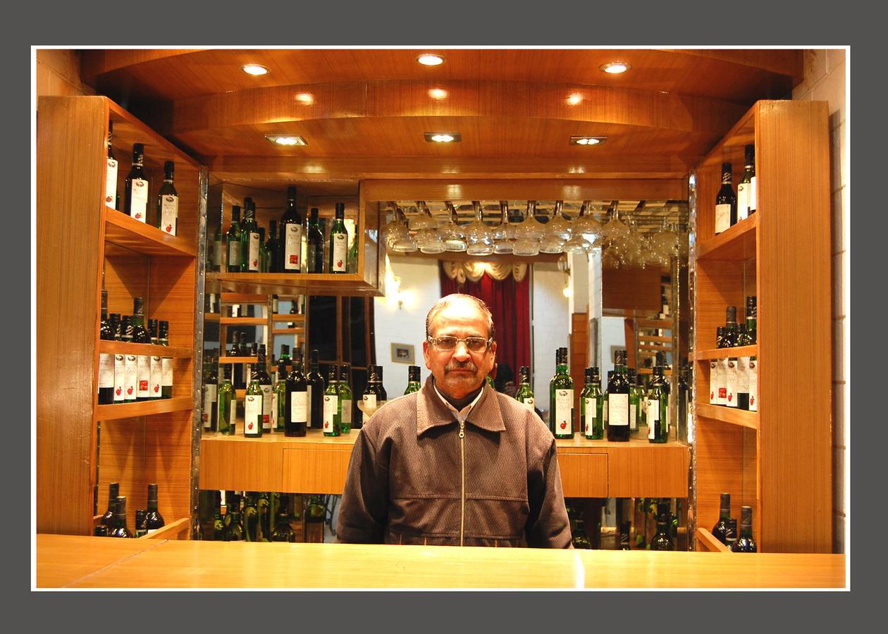Hotel Out Town Manali  Exterior photo